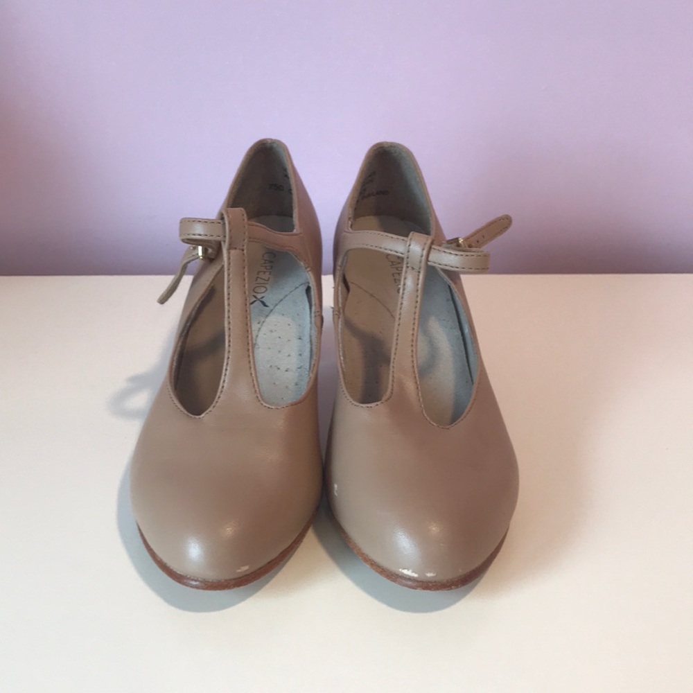 Character shoes. Size: 7, Heel: 1.5 inch